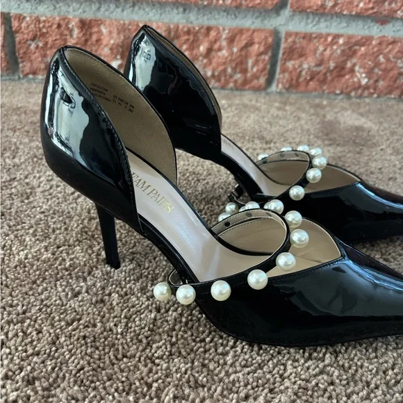 Elegant Black Heels with Pearl Accents - Picture 3 of 8